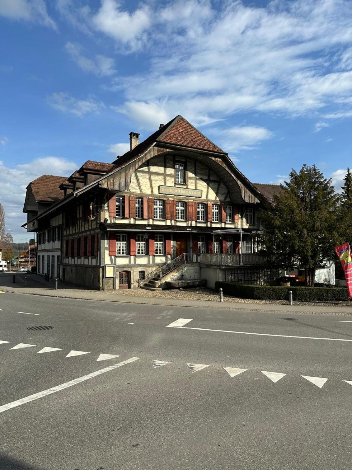 Hotel Krone Uetendorf Exterior foto